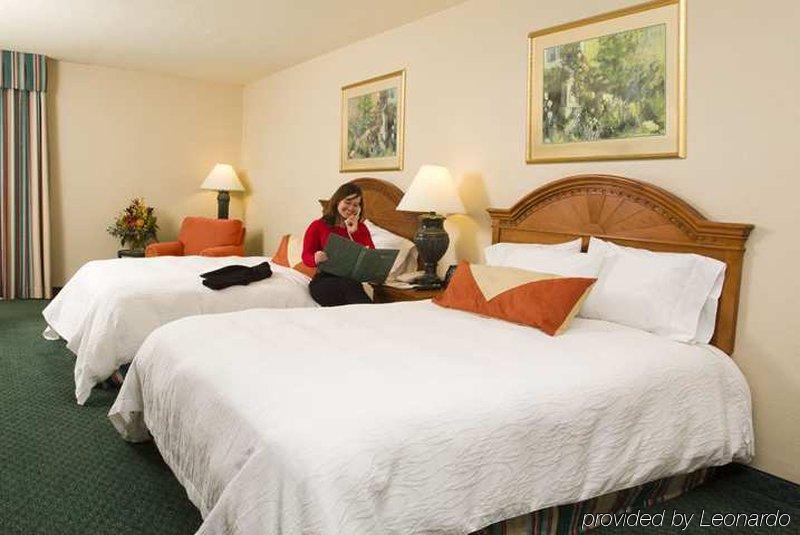 Hilton Garden Inn Dallas/Market Center Room photo