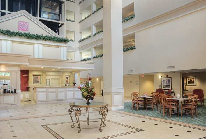 Hilton Garden Inn Dallas/Market Center Exterior photo